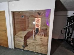 Relax ergonomische Finn Kombi Sauna SalzInhalator SaunaZauber Bild